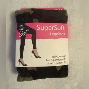 On the Go Women’s SuperSoft Leggings Green and Brown Camo Size S/M NWT